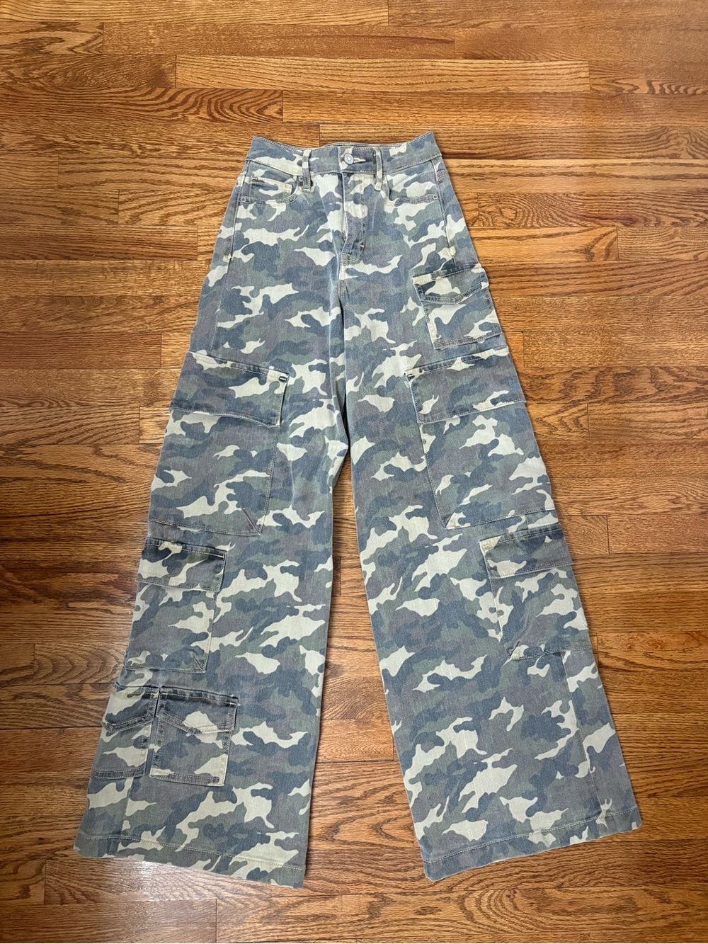 Wide Leg Cargo Pants in Green Camo